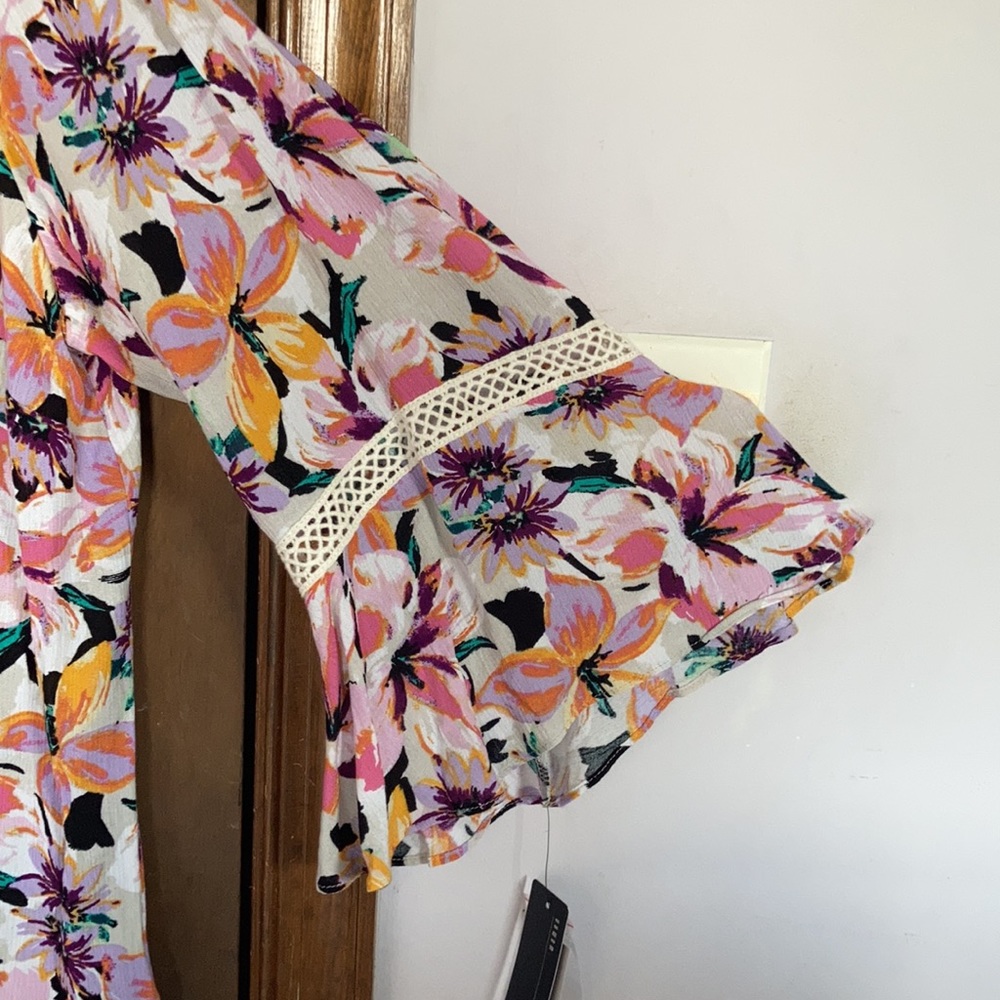 AGB floral print bell sleeve top boho tassel tie at neckline keyhole 3X - Picture 6 of 17